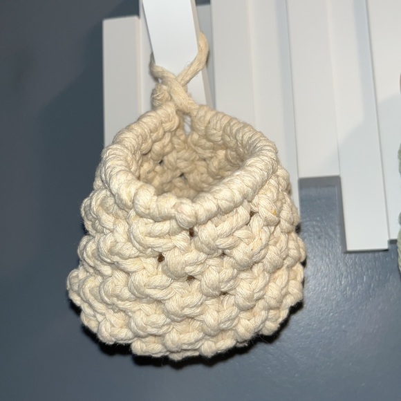 Macrame Mini Pod - Basket - Picture 1 of 5
